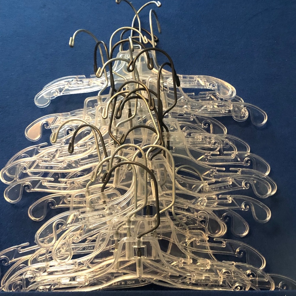 BUNDLED—Set of 25 Clear Plastic Hangers - Picture 2 of 3